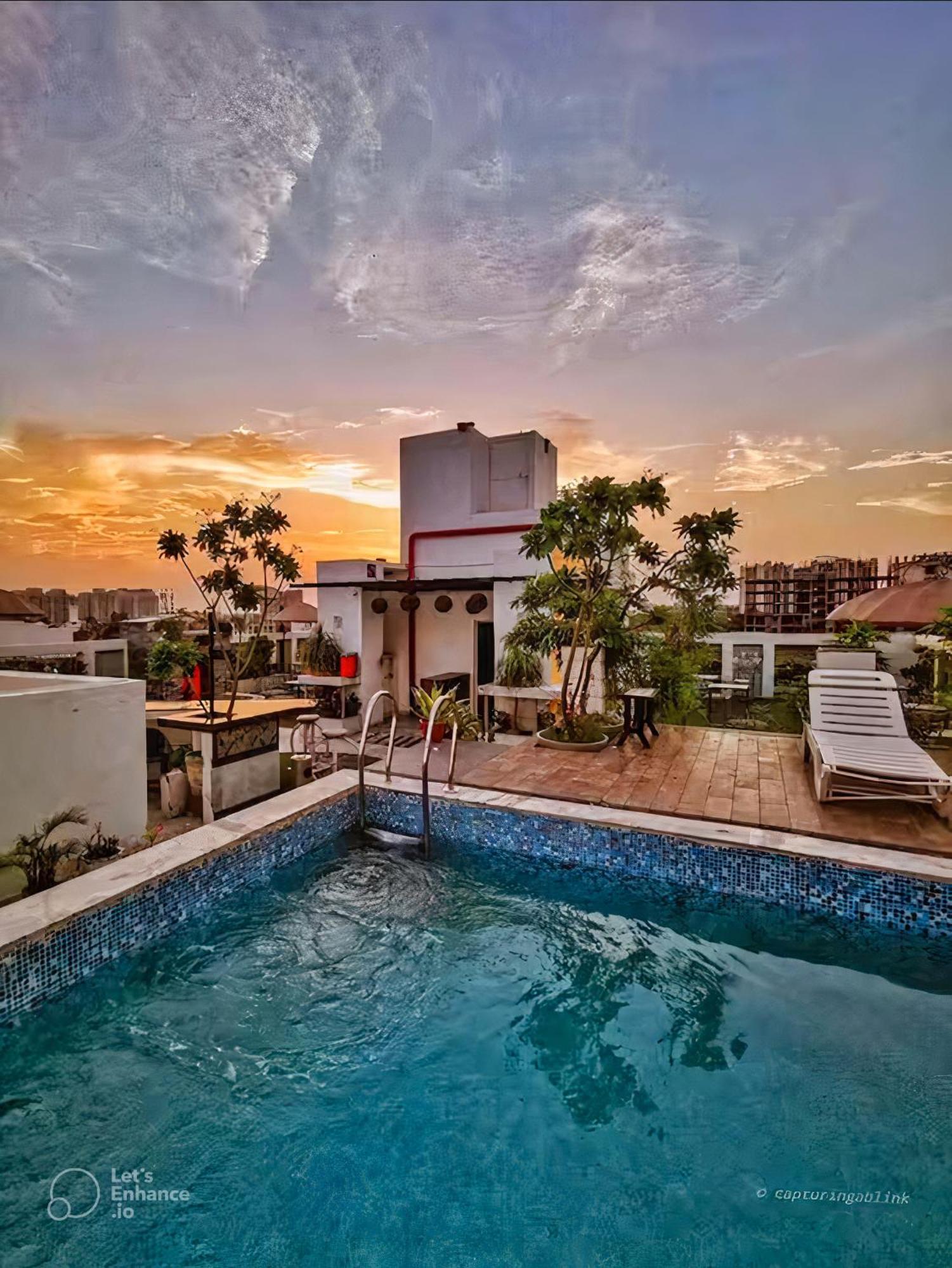 Hotel Sahibs Lighthouse - Swimming Pool Agra  Dış mekan fotoğraf